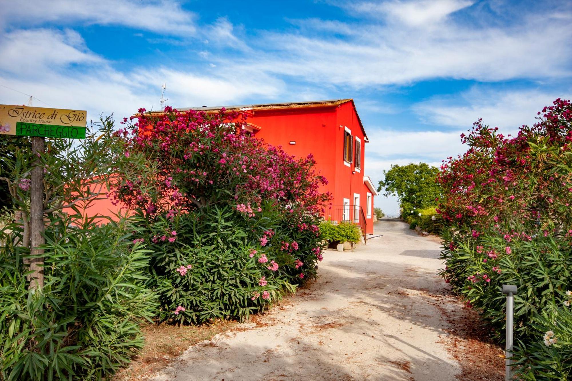 Agriturismo L'Istrice Di Gio Montalto di Castro Exterior photo